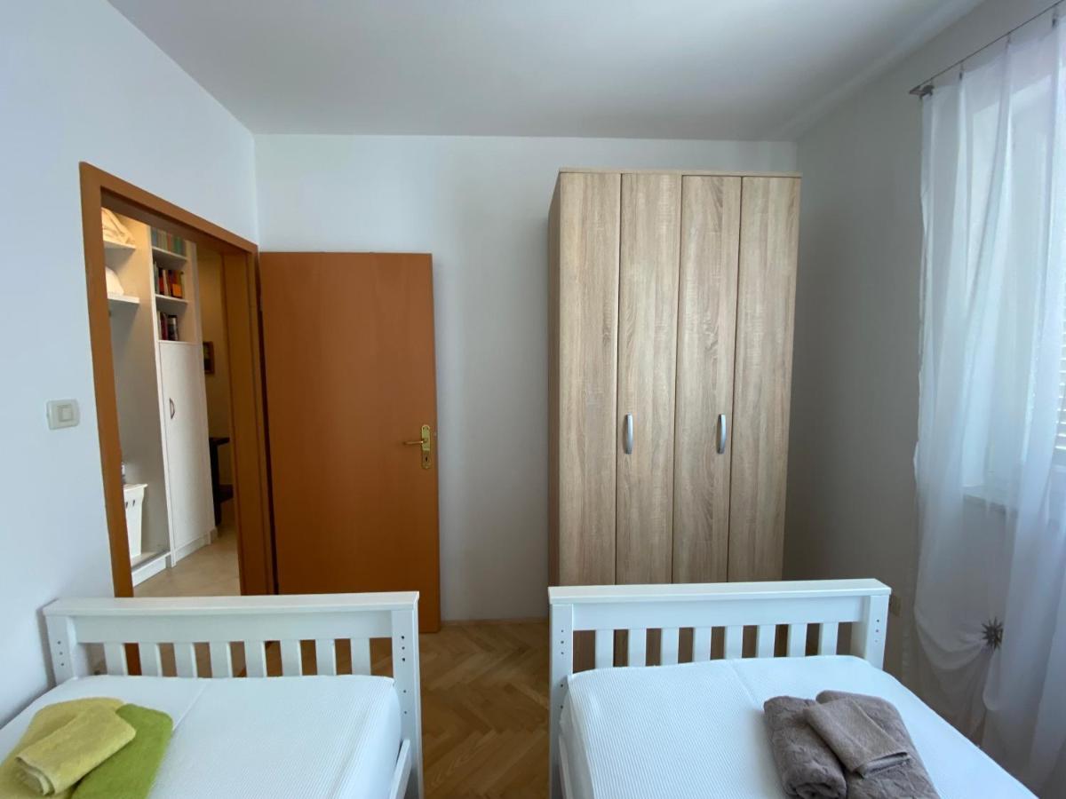 Molnar Apartment Premantura Bagian luar foto