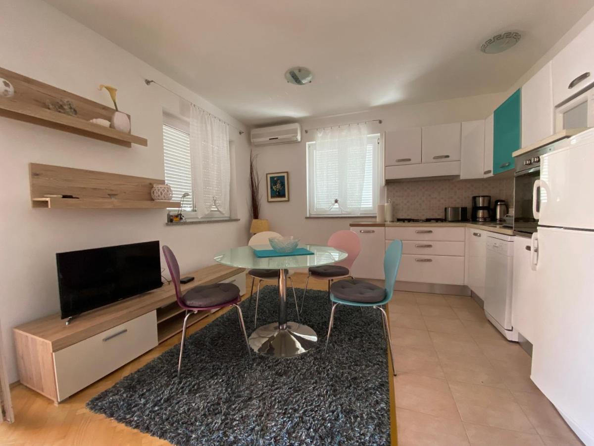 Molnar Apartment Premantura Bagian luar foto